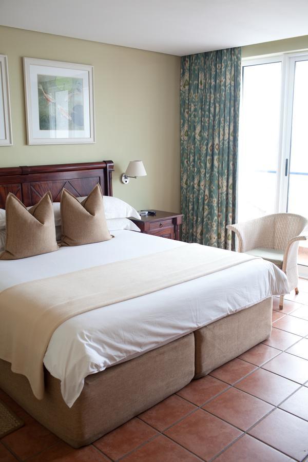 Standard Sea View Double Bed,652882365:JPEG